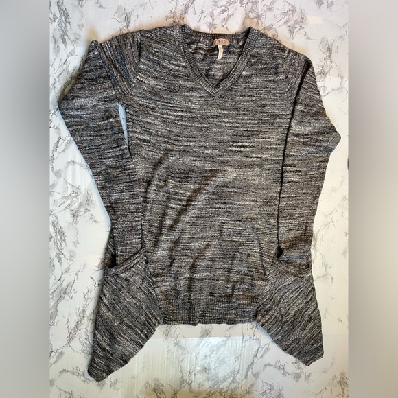 Logo Lori Goldstein Gray Black Cashmere Blend Sweatshirt Size XS Trendy fits - Picture 1 of 8